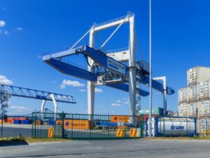 دور النقل في تحسين جودة العملية اللوجستية دراسة حالة _ مينــــــــــاء مستغانـــــــــــم _