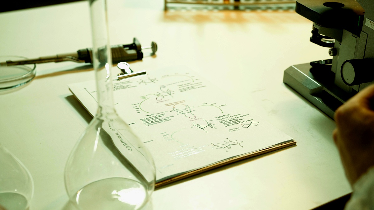 استراتيجيات مبتكرة في منهجية البحث في النحو والبلاغة