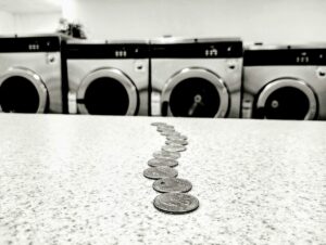 منهجية فعالة لدراسة تبييض الأموال وتأثيراتها