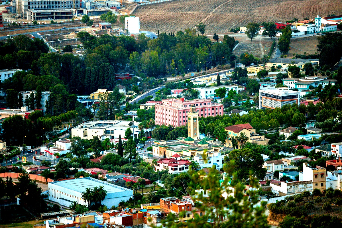 تطبيقات عملية للامركزية بالمغرب حتى 2011