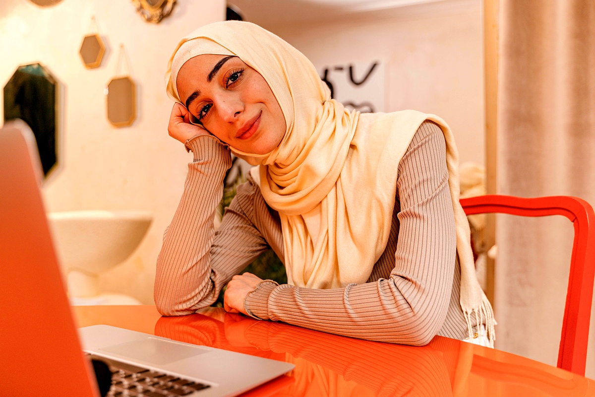 تحليل شامل لجهود النحو والبلاغة في ليبيا