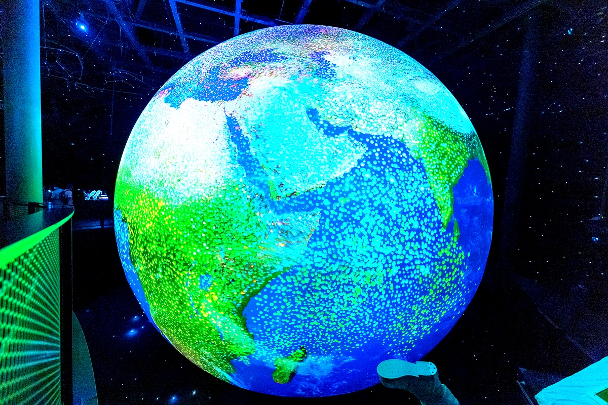 آفاق مستقبلية في النحو والبلاغة: دراسة شاملة