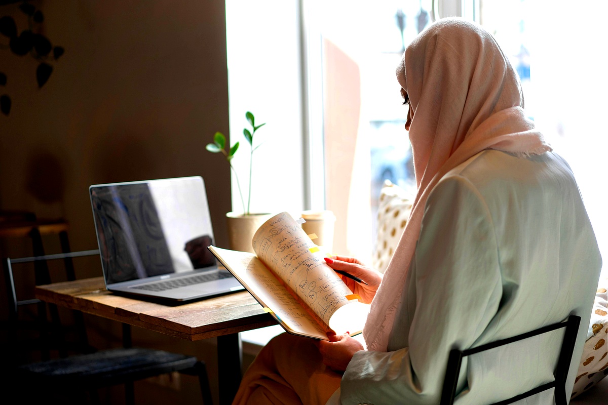 إطار نظري مبتكر في النحو والبلاغة: دراسة شاملة