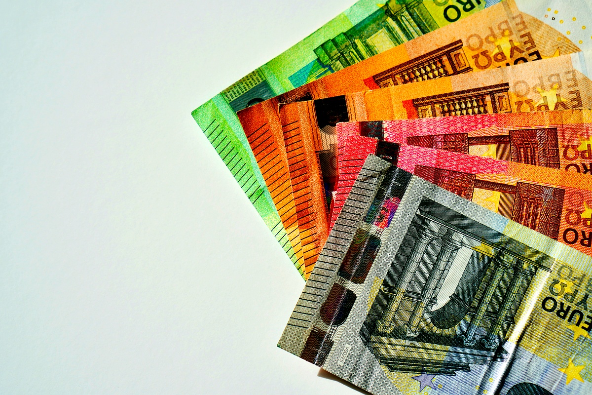 استراتيجيات تنفيذ فعالة لمكافحة تبييض الأموال