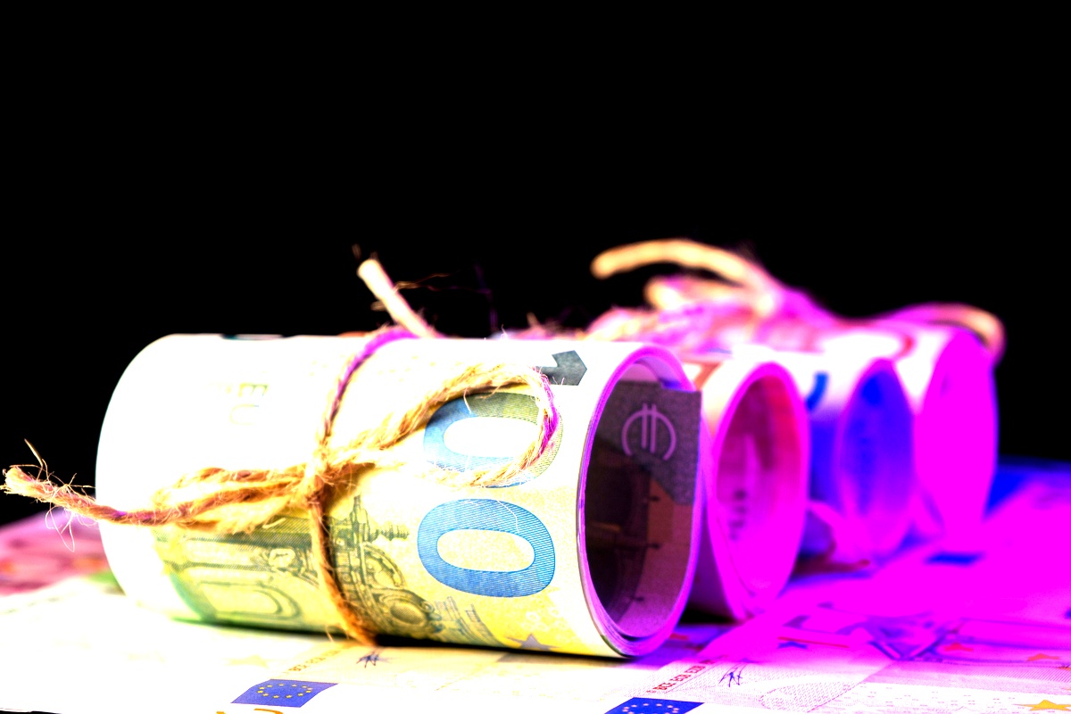 استراتيجيات مبتكرة لمكافحة تبييض الأموال بتكنولوجيا حديثة