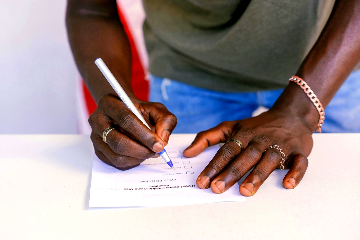 أبعاد سياسية جديدة لتوزيع عبء الإثبات في 2024